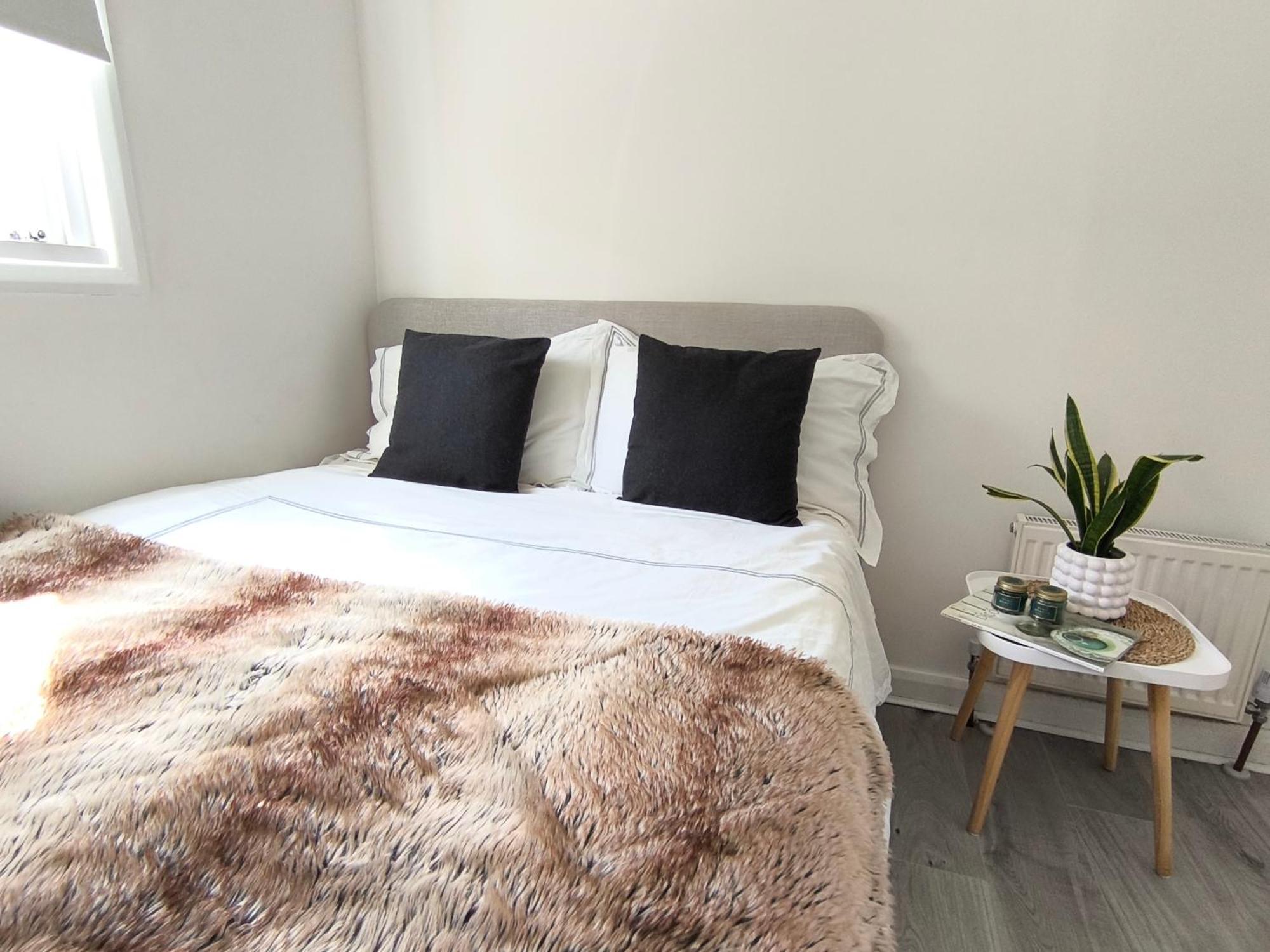 Bright Chiswick Apartment - Great Location Londres Exterior foto